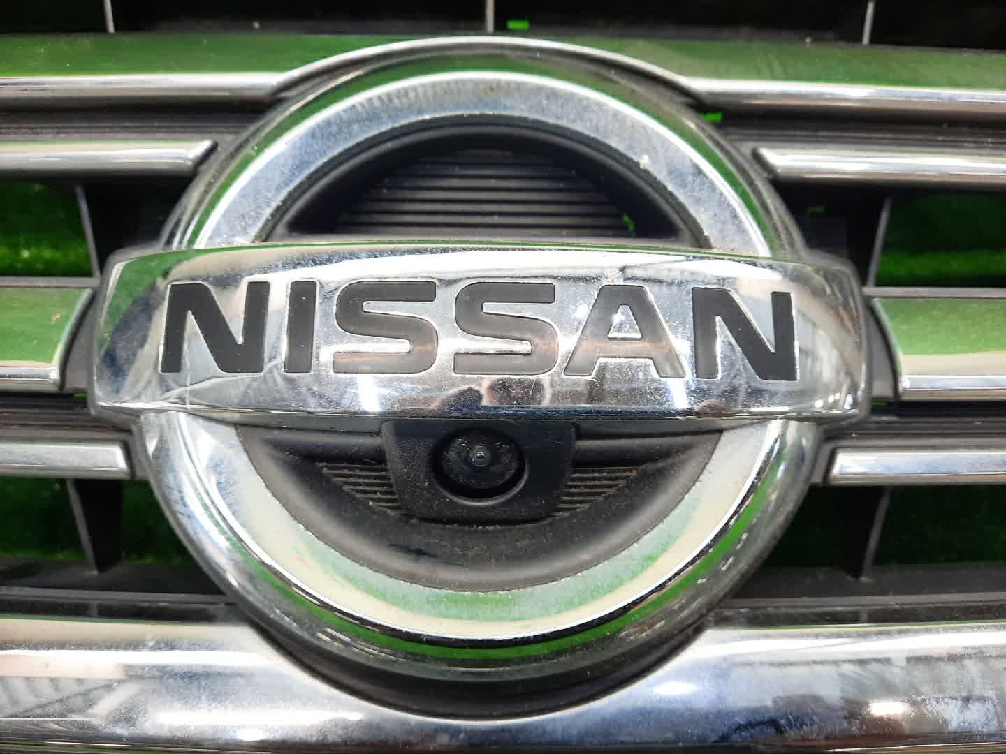 Решетка радиатора NISSAN SERENA C26 62310-3GY0A 3 ракурс