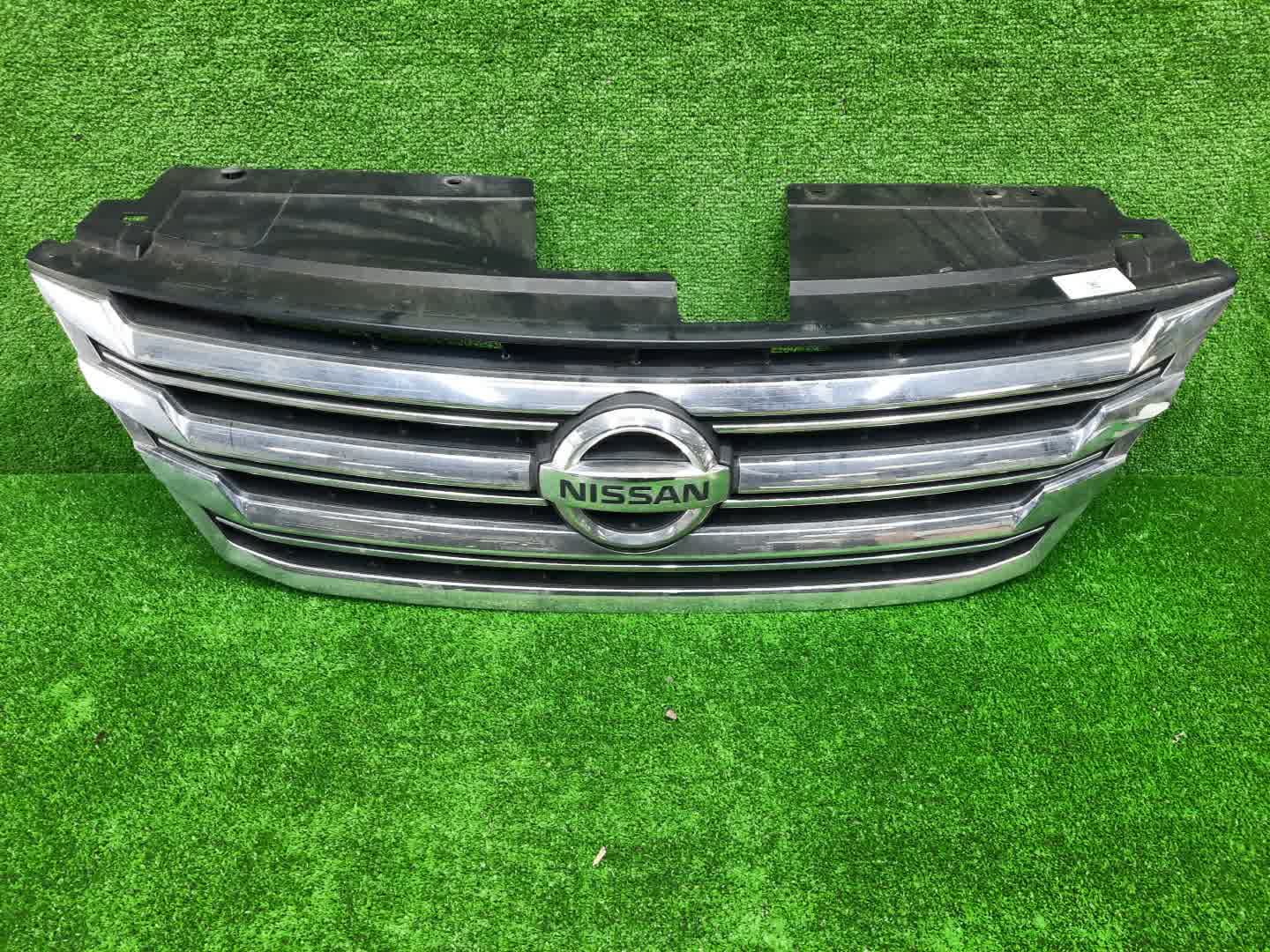 Решетка радиатора NISSAN SERENA C26 62310-3GY0A 1 ракурс
