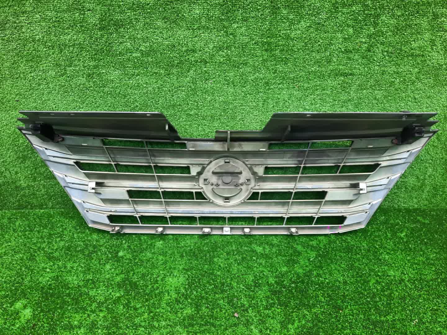 Решетка радиатора NISSAN SERENA C26 62310-3GY0A 2 ракурс
