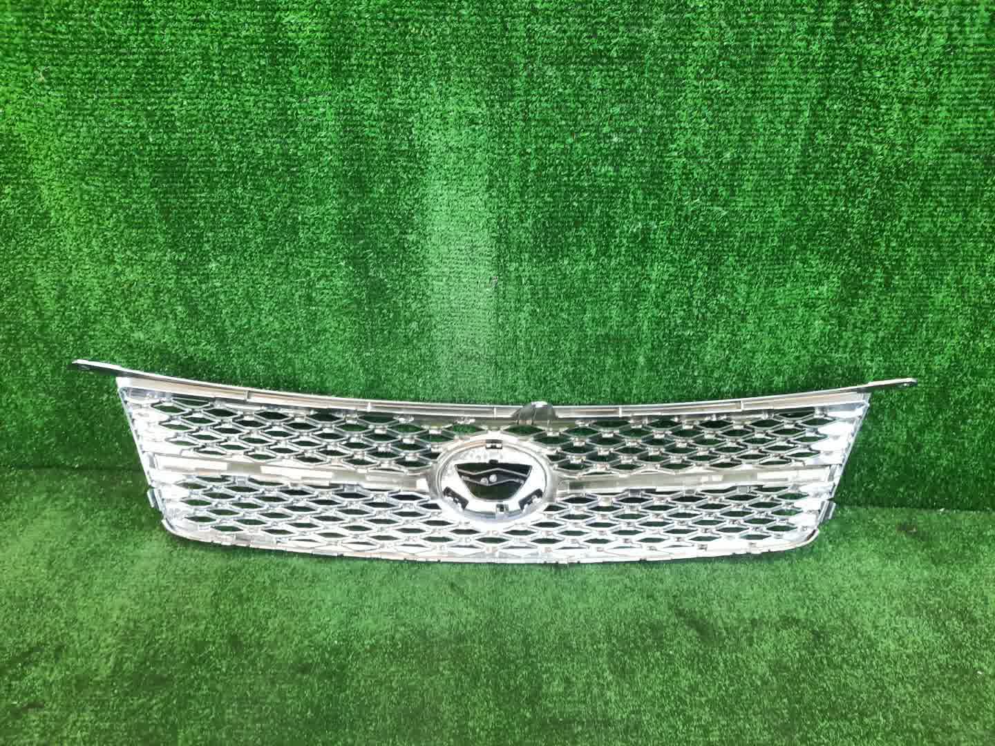 Решетка радиатора TOYOTA COROLLA FIELDER ZRE142G 53101-13240 2 ракурс