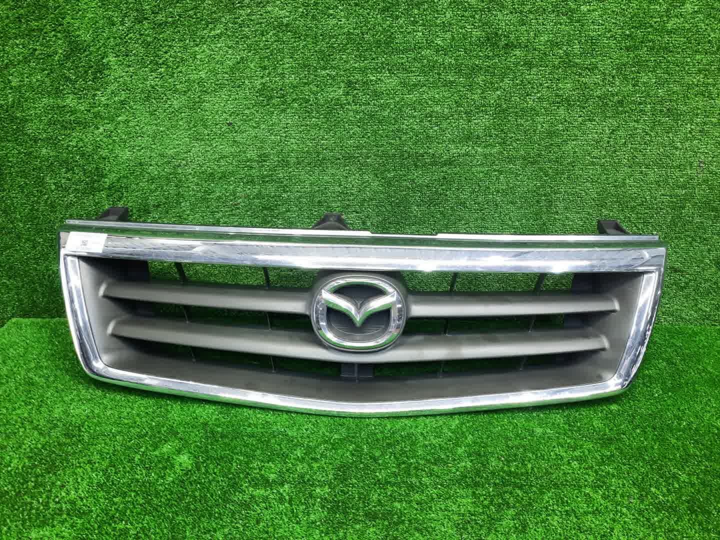 Решетка радиатора MAZDA BONGO FRIENDEE SGLR S51P50712 1 ракурс