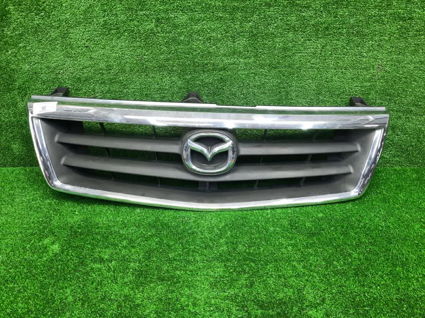 Решетка радиатора MAZDA BONGO FRIENDEE SGLR S51P50712 1 ракурс