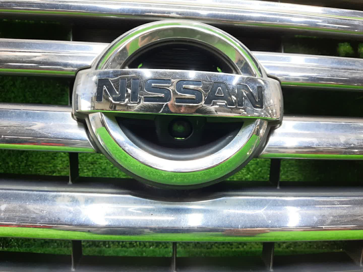 Решетка радиатора NISSAN SERENA C26 62310-3GS0A 2 ракурс