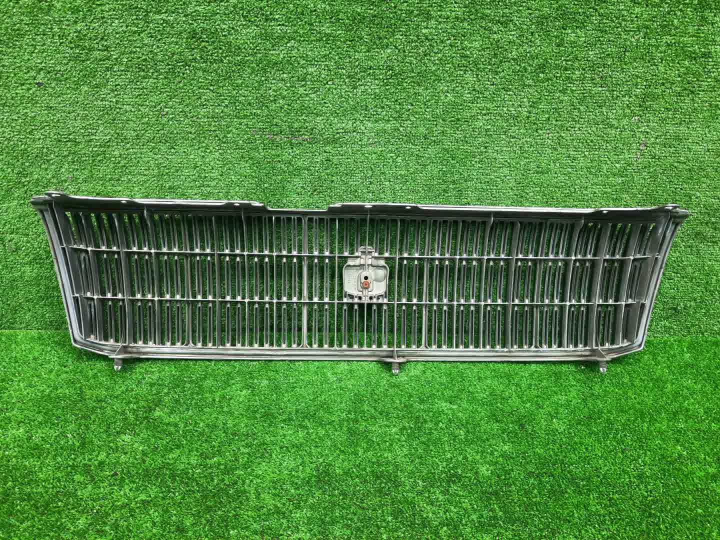 Решетка радиатора TOYOTA CROWN JZS151, JZS155, GS151, LS151, JZS157, JZS153 53111-30720 2 ракурс