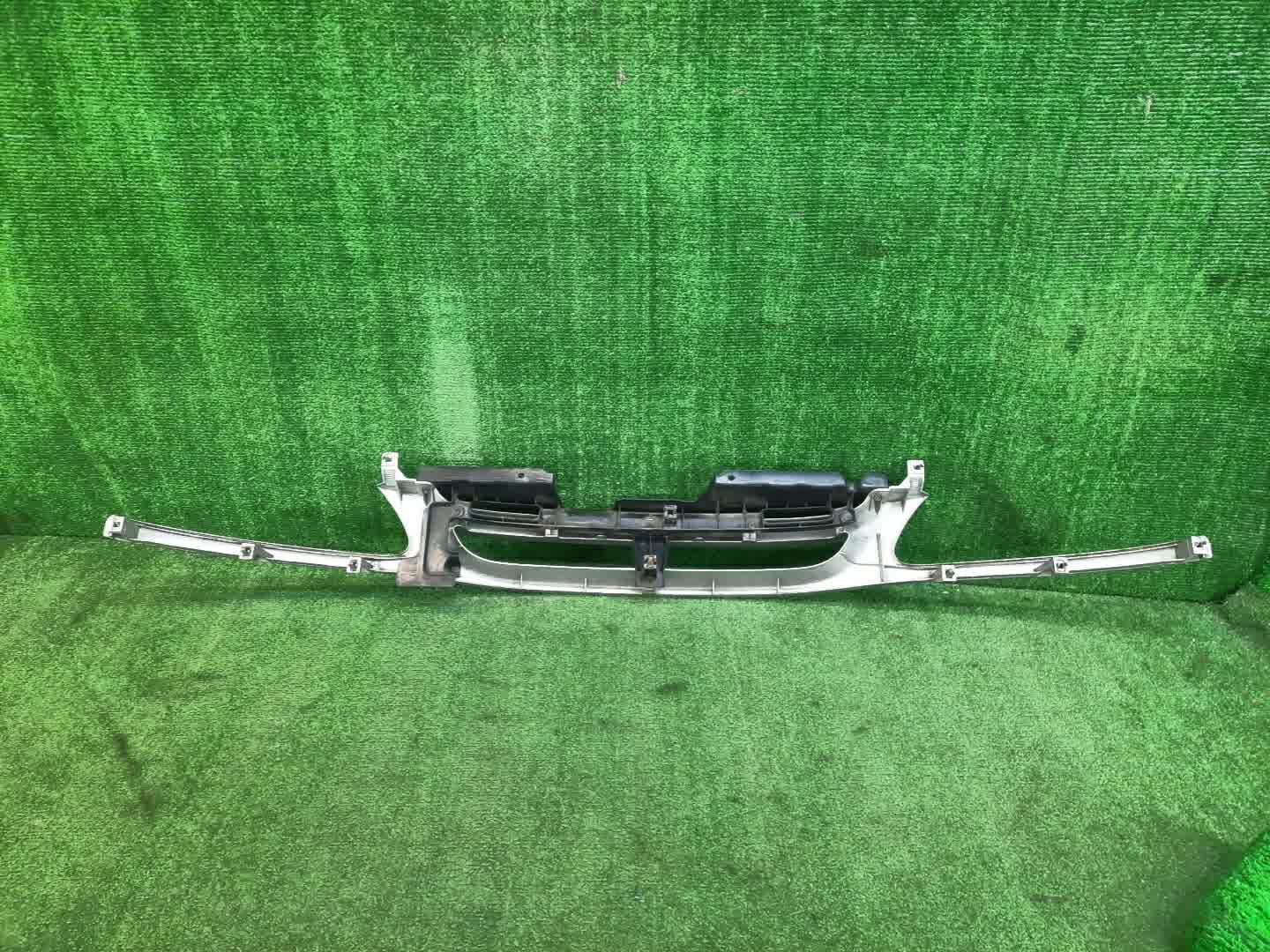 Решетка радиатора NISSAN SERENA C23 62310-3C900 2 ракурс