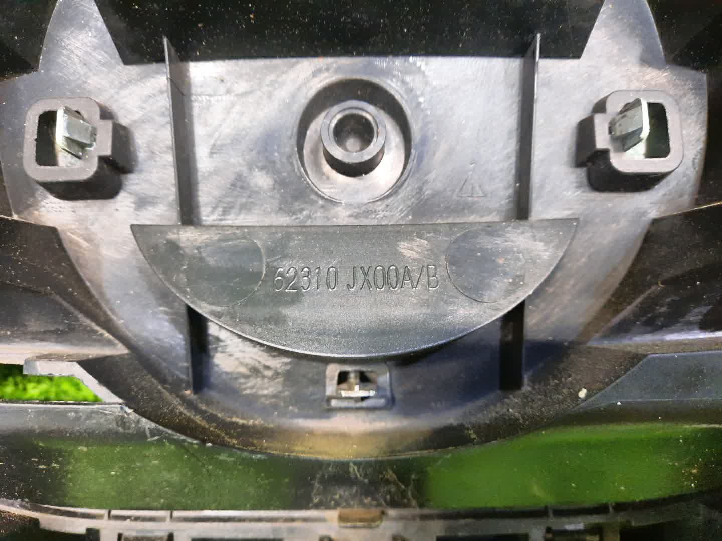 Решетка радиатора NISSAN DELICA D3, NV200 BM20, M20 62310JXA,62310JXB 3 ракурс