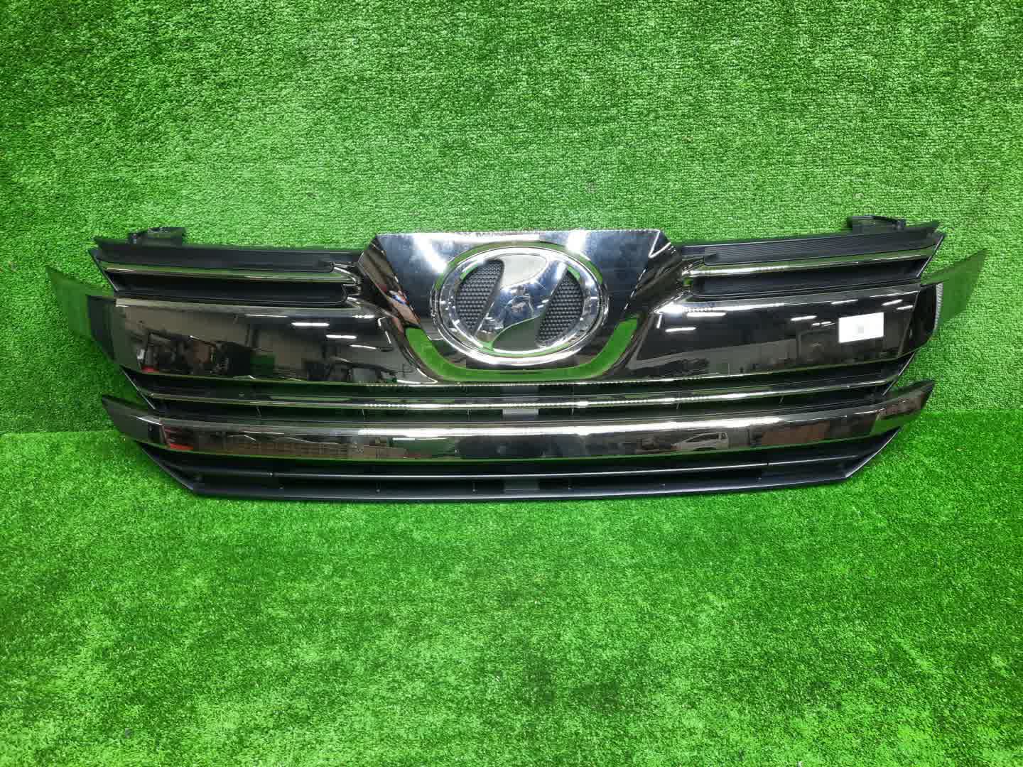 Решетка радиатора TOYOTA VELLFIRE AGH30W 75312-58180 1 ракурс
