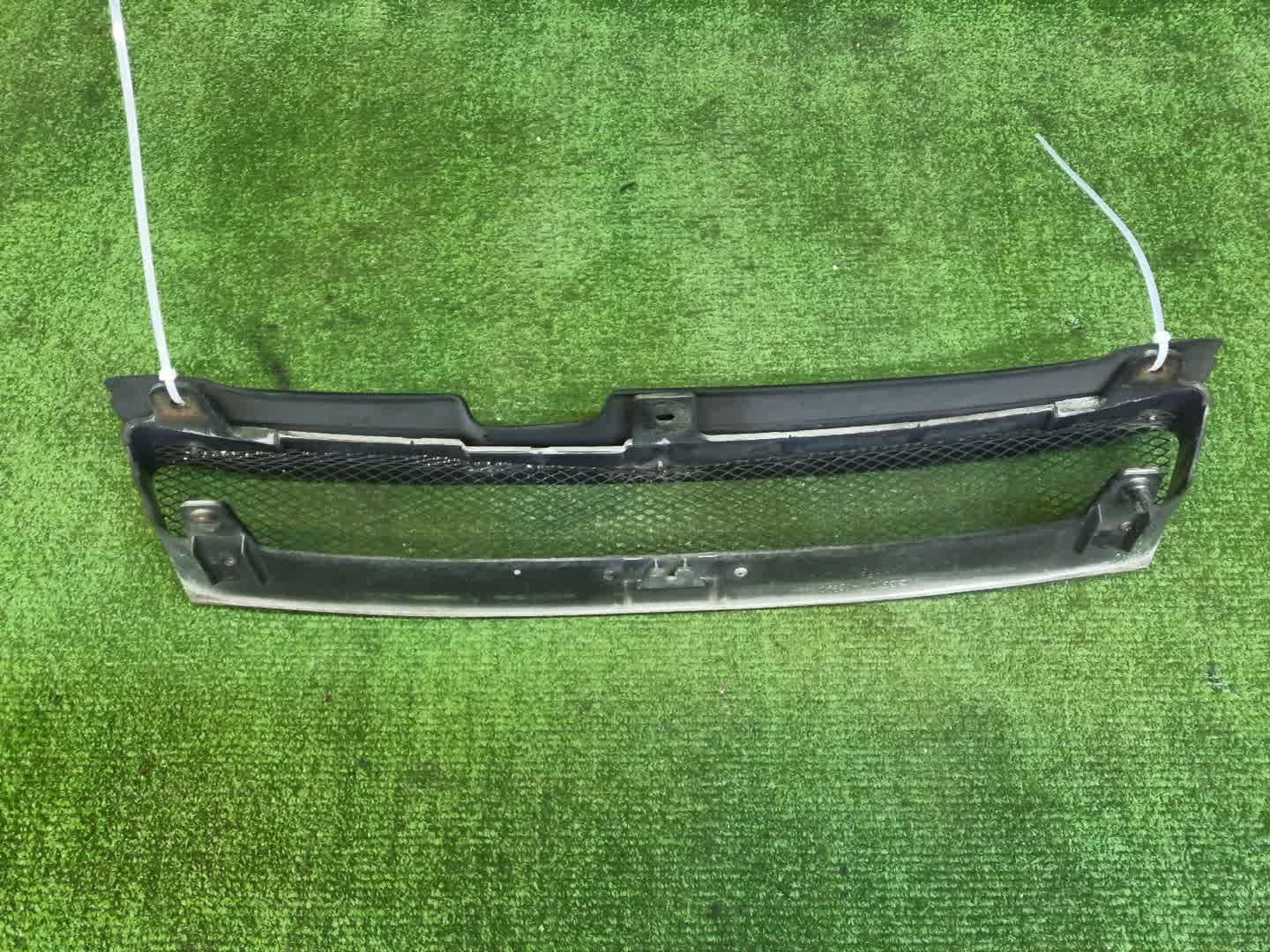 Решетка радиатора TOYOTA COROLLA LEVIN AE101 53101-12890 2 ракурс