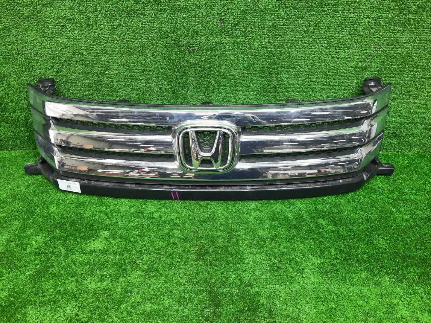 Решетка радиатора HONDA FREED SPIKE GB3 71121-SFM-003 1 ракурс