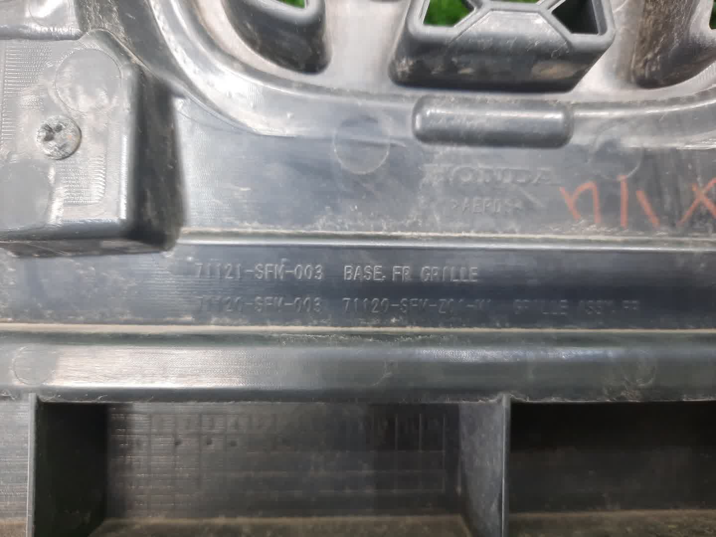 Решетка радиатора HONDA FREED SPIKE GB3 71121-SFM-003 3 ракурс