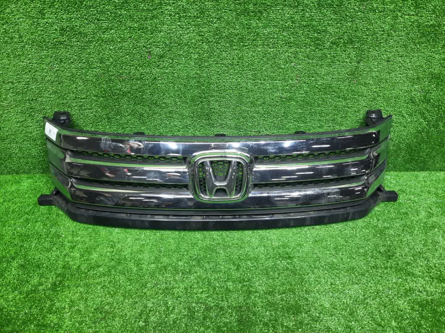 Решетка радиатора HONDA FREED SPIKE GB4 71121-SFM-003 1 ракурс