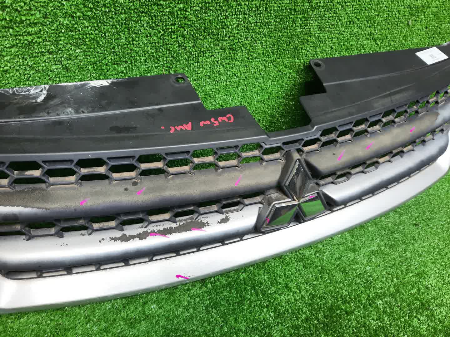 Решетка радиатора MITSUBISHI OUTLANDER CW4W, CW6W, CW5W 7450A035 2 ракурс