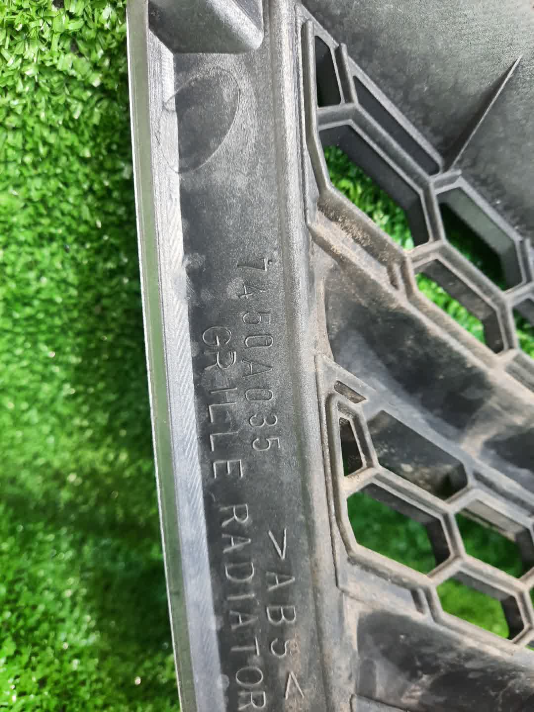 Решетка радиатора MITSUBISHI OUTLANDER CW4W, CW6W, CW5W 7450A035 4 ракурс