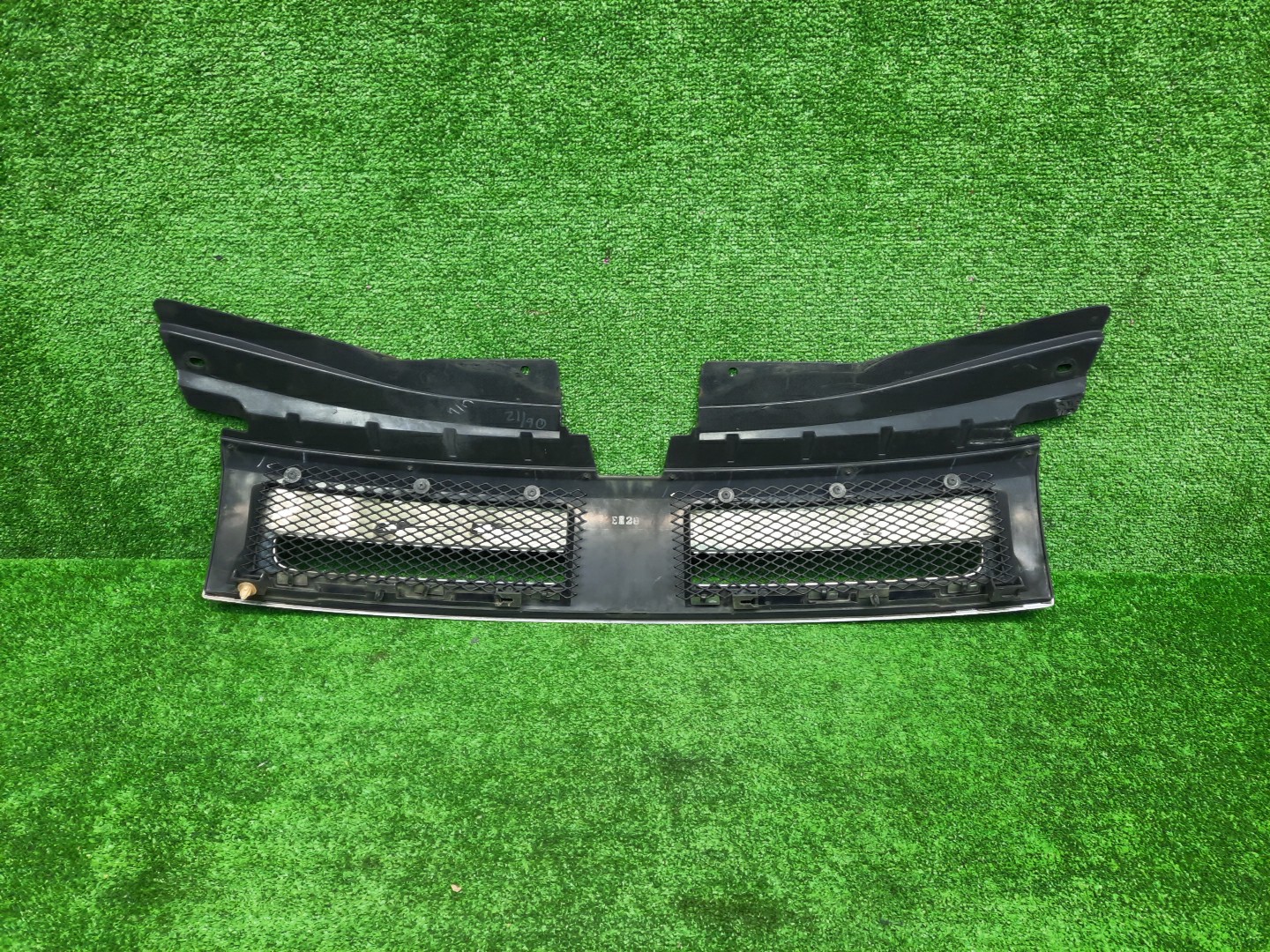 Решетка радиатора MITSUBISHI DELICA D5 CV1W, CV2W, CV4W, CV5W 3 ракурс