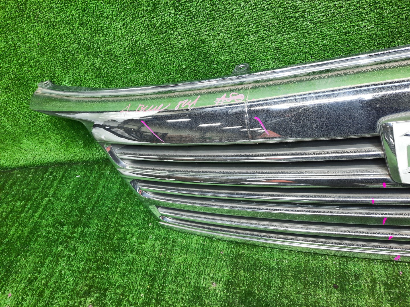 Решетка радиатора NISSAN ELGRAND ATE50, AVE50, ATWE50, ALWE50, APWE50, AVWE50, APE50, ALE50 62310-VG200 4 ракурс