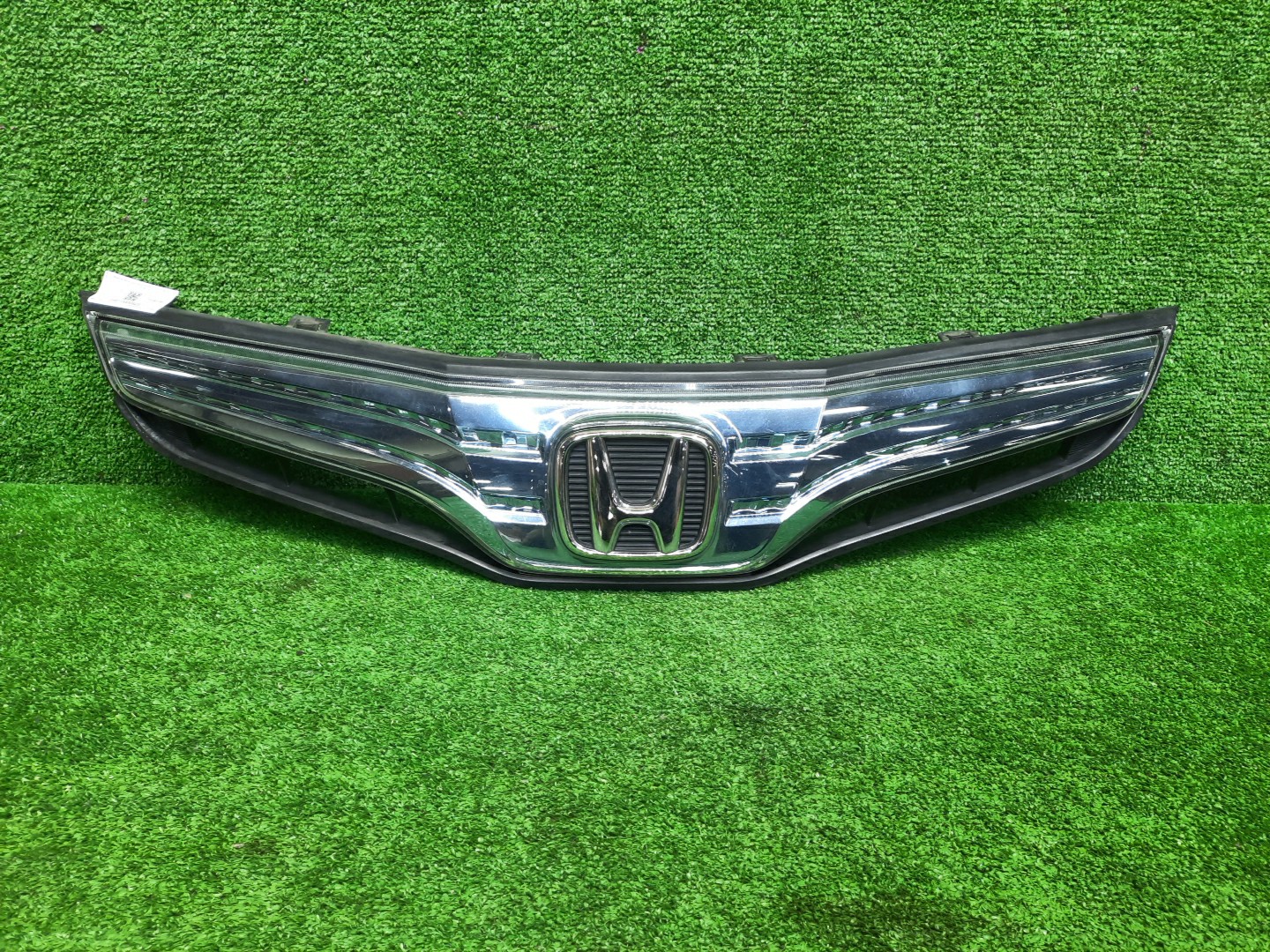 Решетка радиатора HONDA FIT GP1 71121-TF2-901-M1 1 ракурс