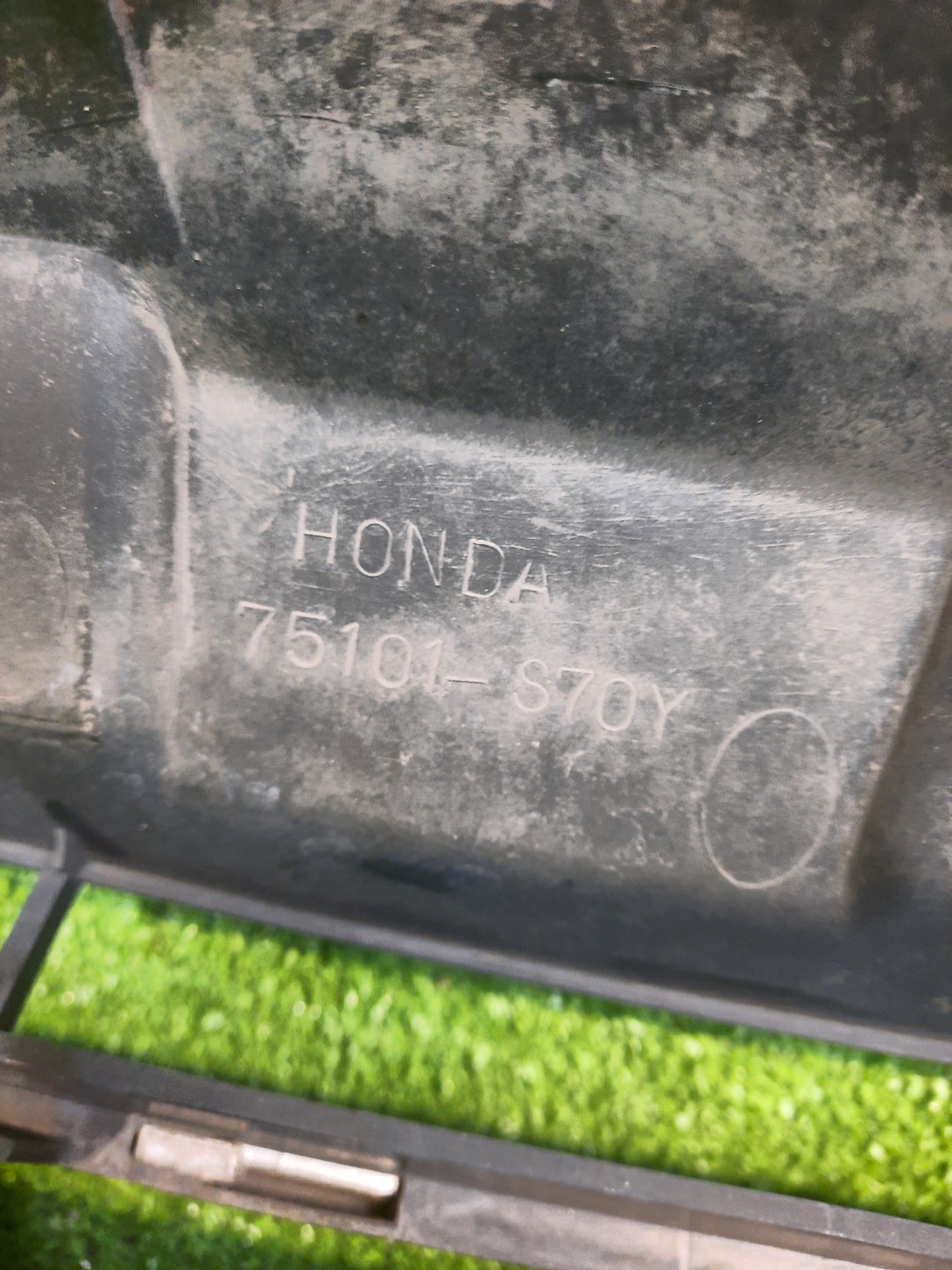 Решетка радиатора HONDA S-MX RH1 75101-S70Y 3 ракурс