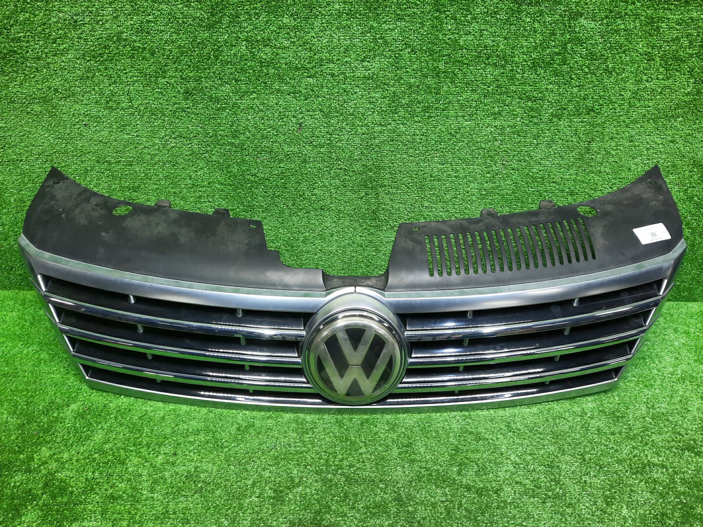 Решетка радиатора VOLKSWAGEN PASSAT CC 358 3C8853653 1 ракурс