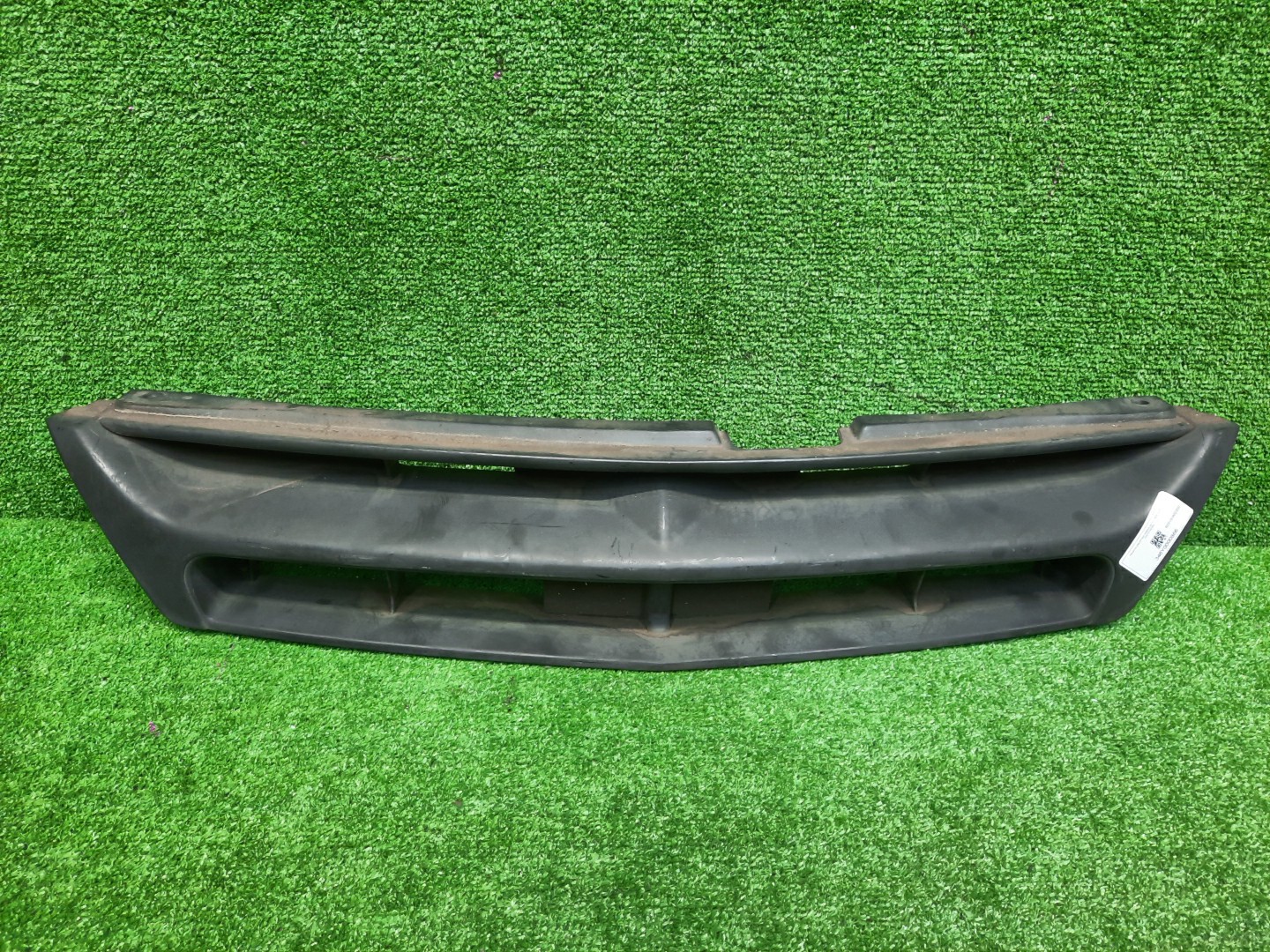 Решетка радиатора NISSAN AD Y11 62310-WD200 1 ракурс