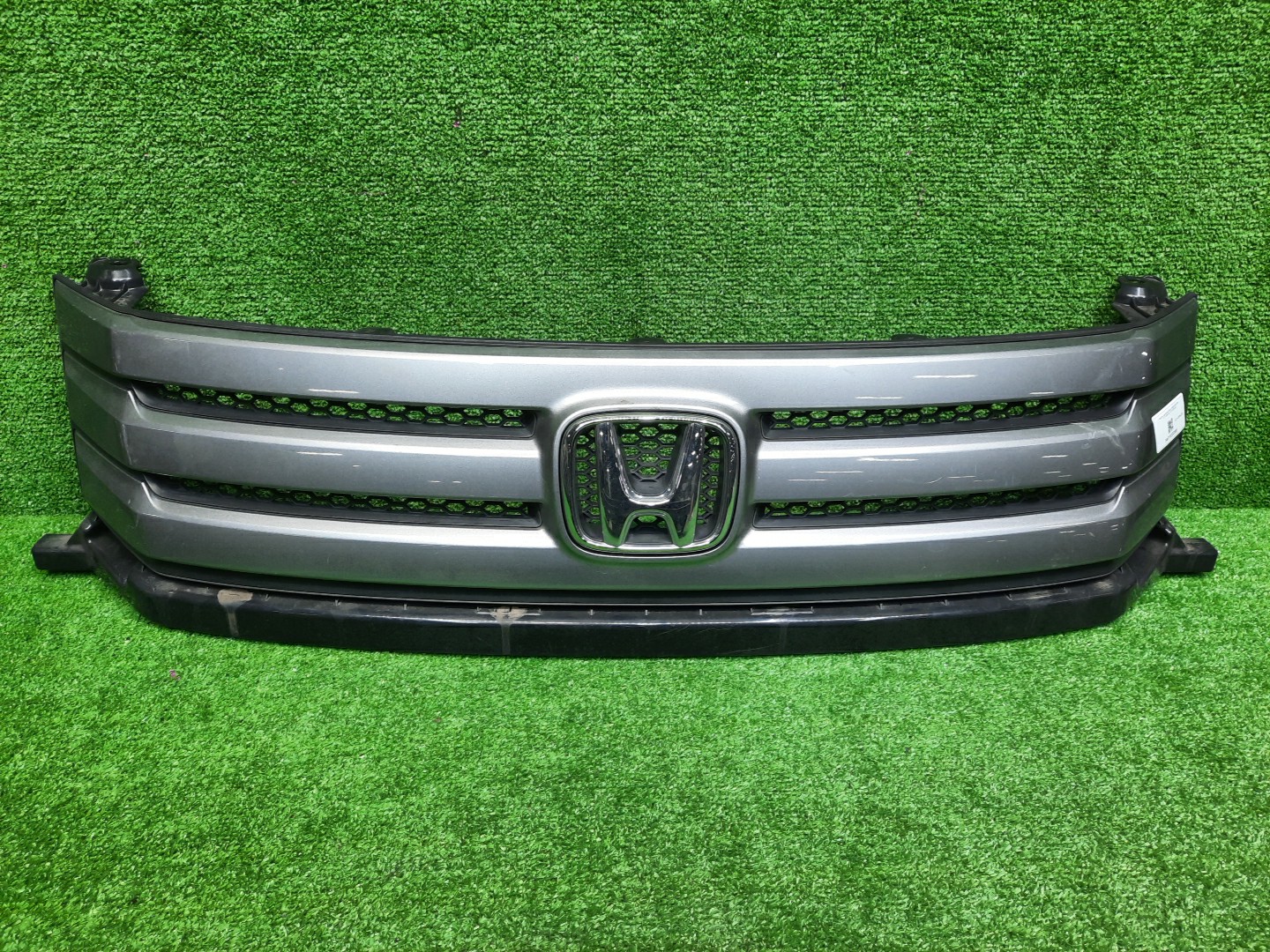Решетка радиатора HONDA FREED SPIKE GB3 71121-SFM-003 1 ракурс