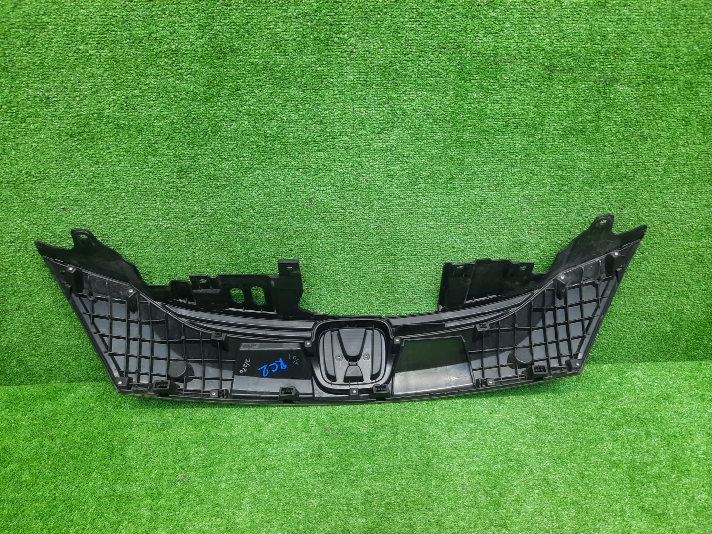 Решетка радиатора HONDA ODYSSEY RC1 2 ракурс