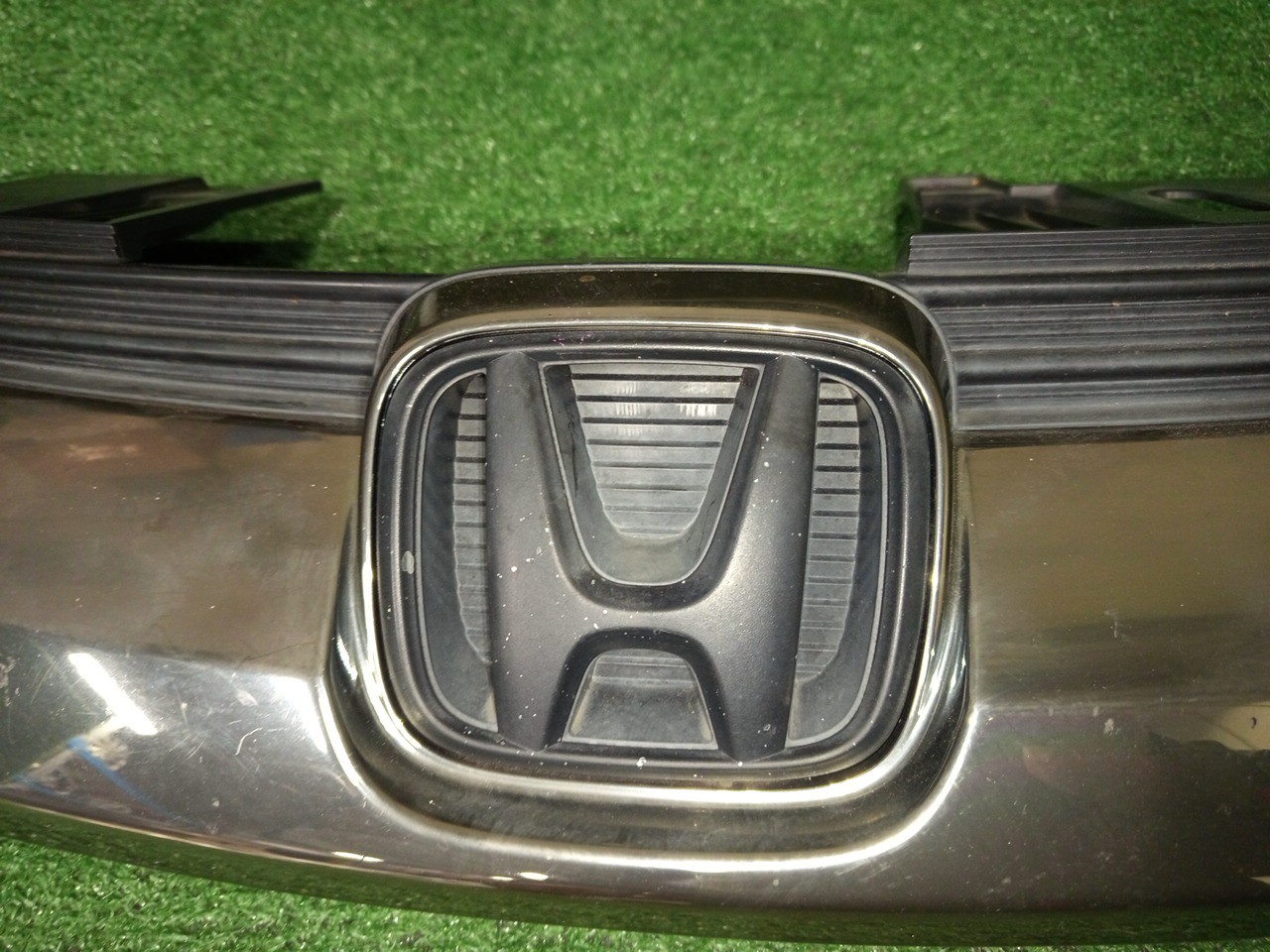 Решетка радиатора HONDA ODYSSEY RC1 5 ракурс