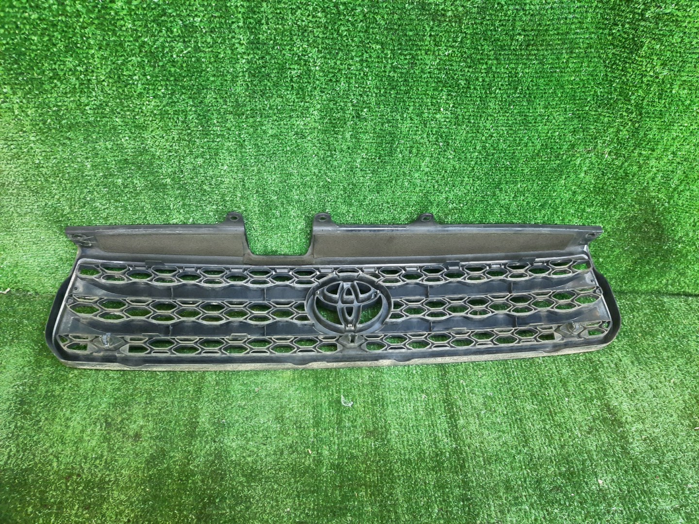 Решетка радиатора TOYOTA RAV4 ACA21W, ACA20W, ZCA26W, ZCA25W 2 ракурс