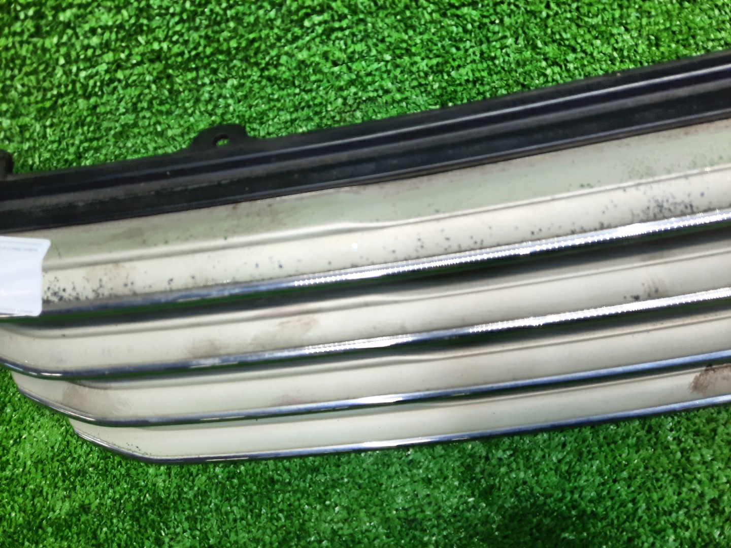 Решетка радиатора TOYOTA HIACE REGIUS KCH46G 53111-26220 3 ракурс