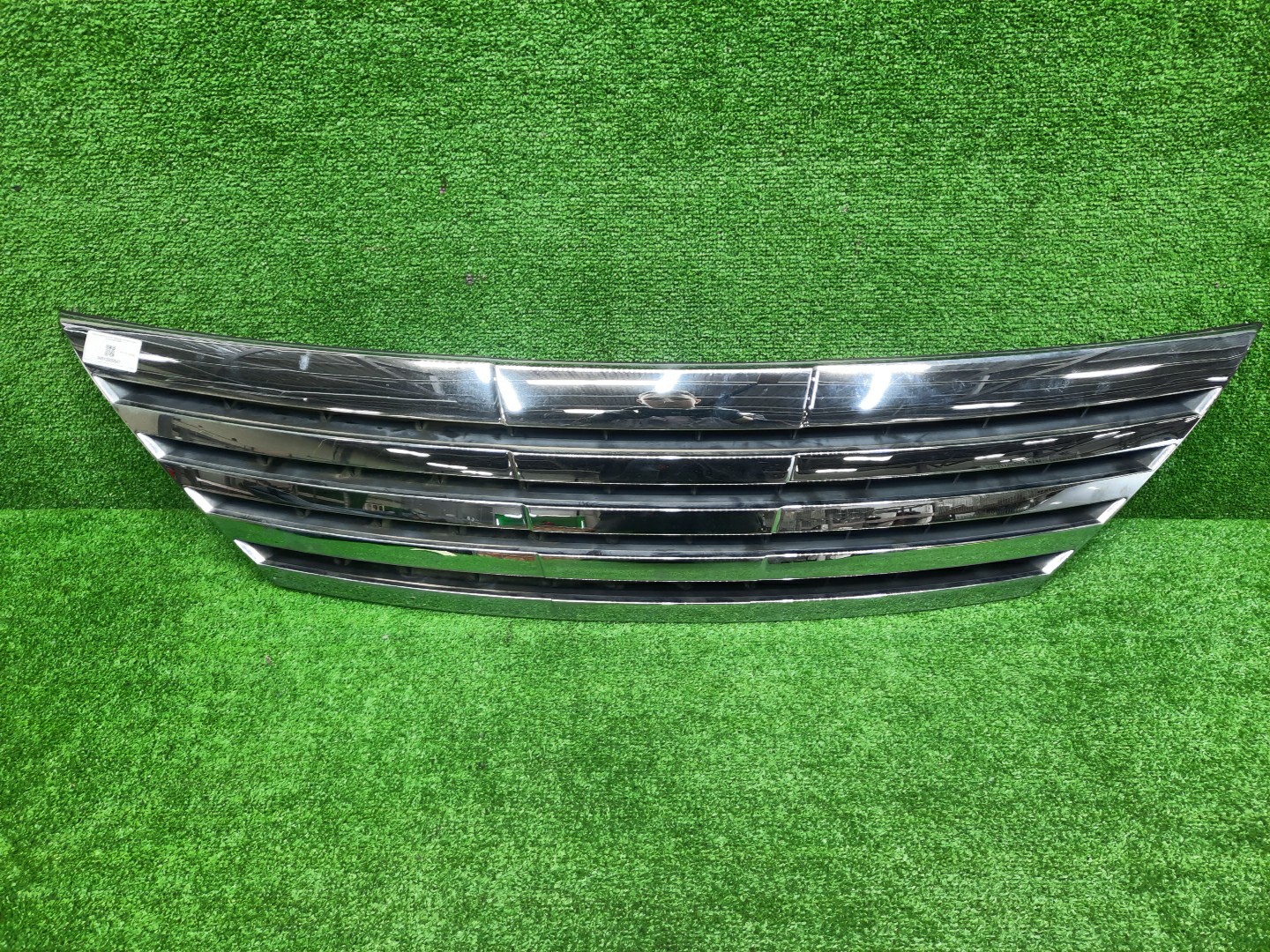 Решетка радиатора NISSAN PRESAGE TU31, TNU31, PU31, PNU31 62310-1A400 1 ракурс