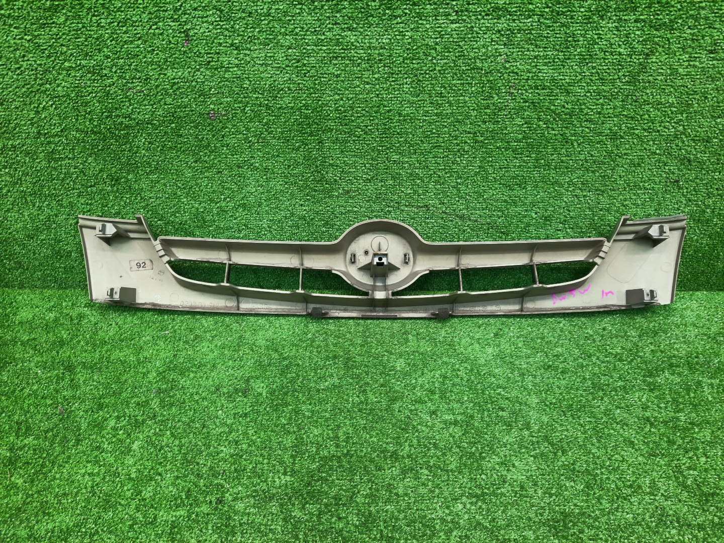 Решетка радиатора MAZDA DEMIO DW3W, DW5W D202B0712 4 ракурс