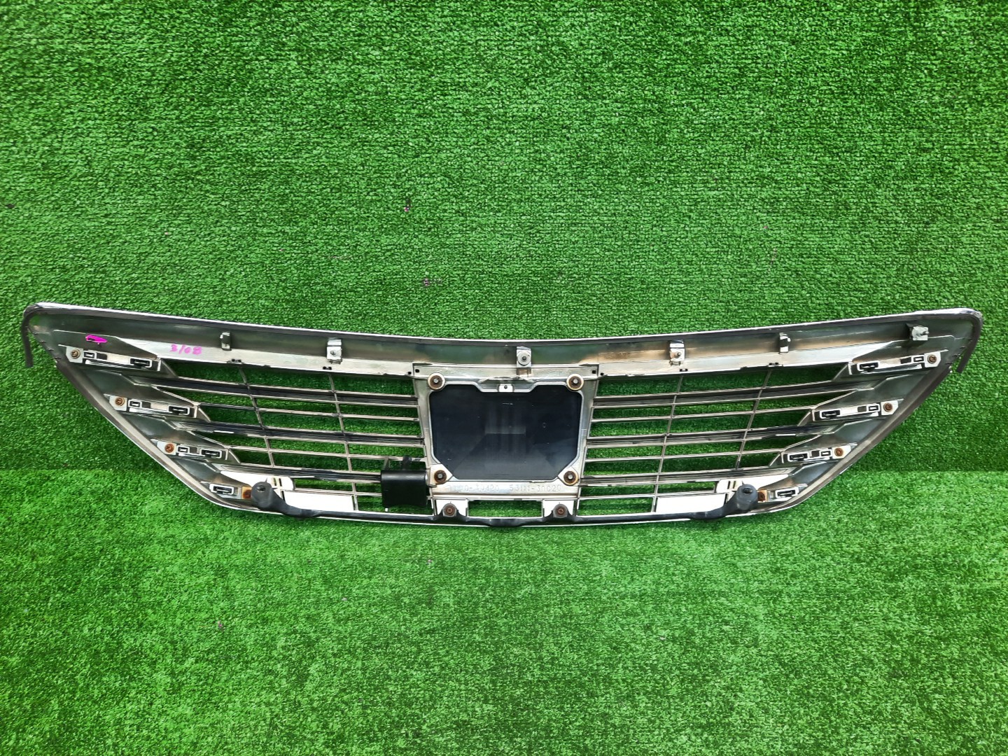 Решетка радиатора передняя TOYOTA CROWN GWS204 53100-30420 2 ракурс