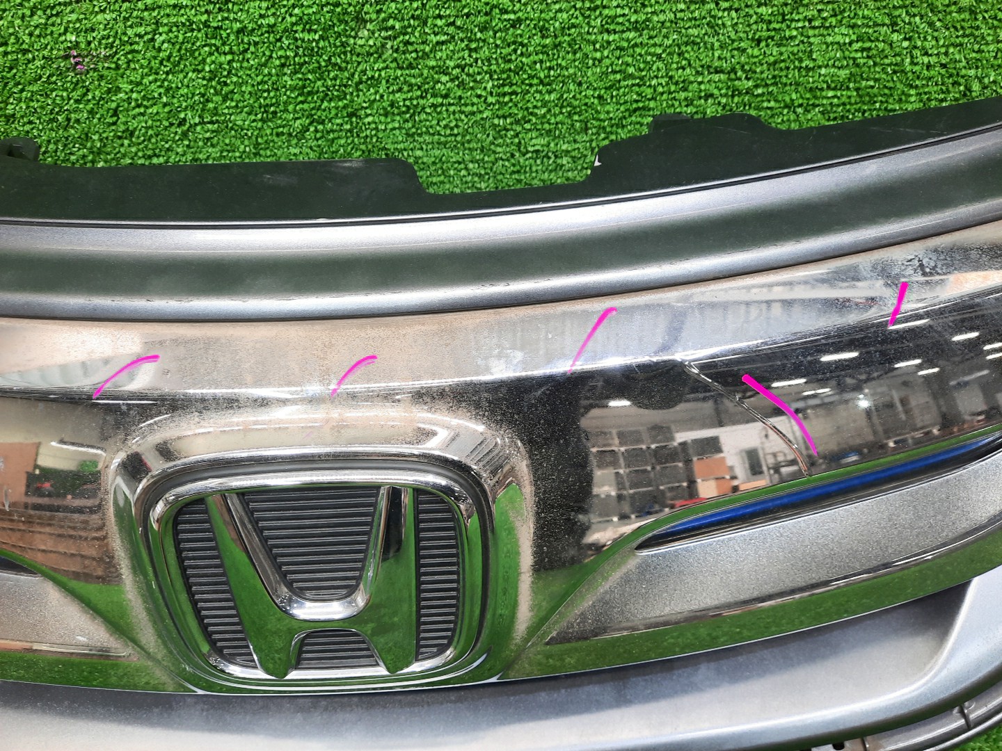 Решетка радиатора передняя HONDA FREED GP3, GB3, GB4 71121-SWP-003 2 ракурс
