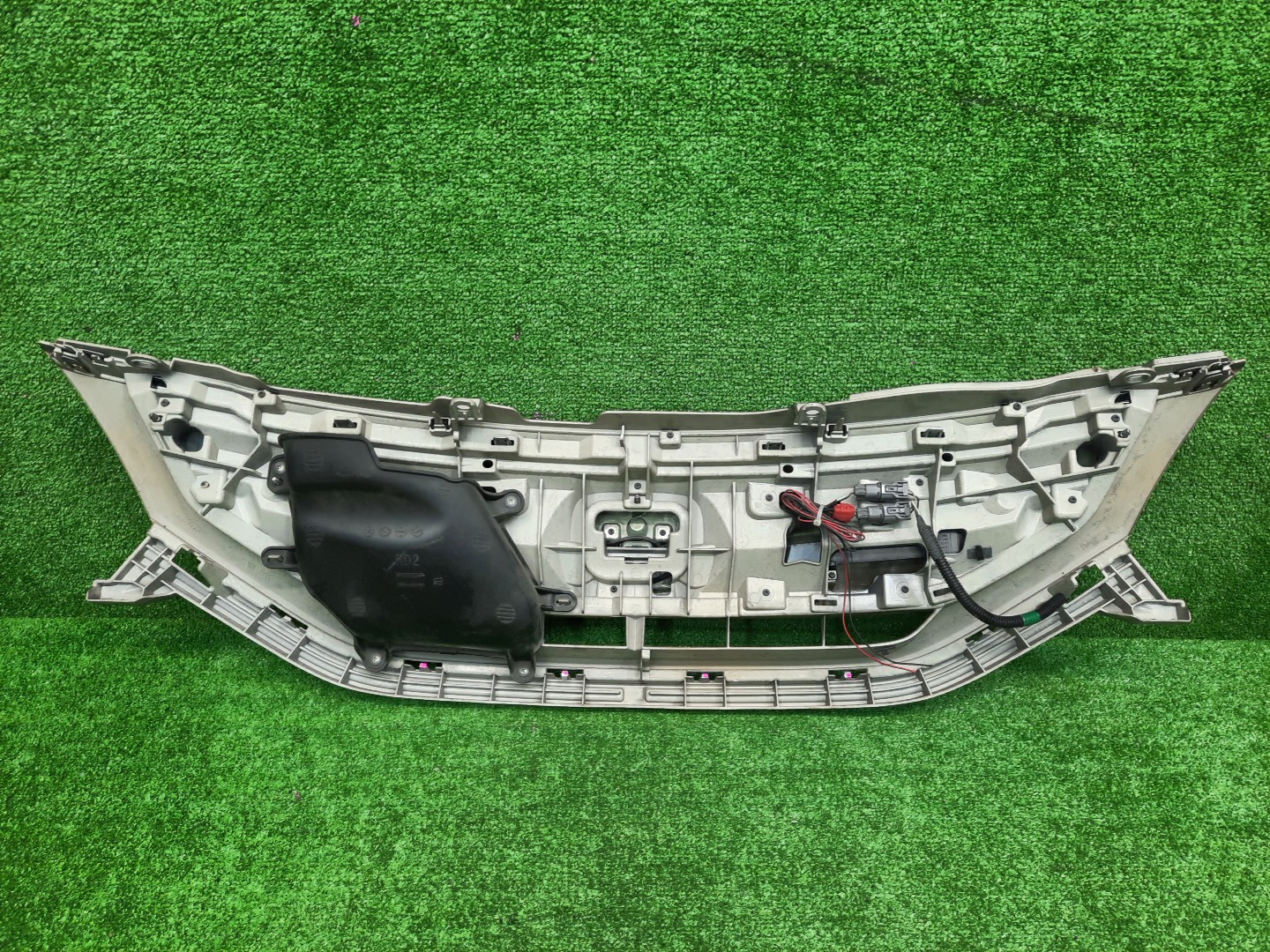 Решетка радиатора передняя HONDA FREED GP3, GB3, GB4 71121-SWP-003 4 ракурс