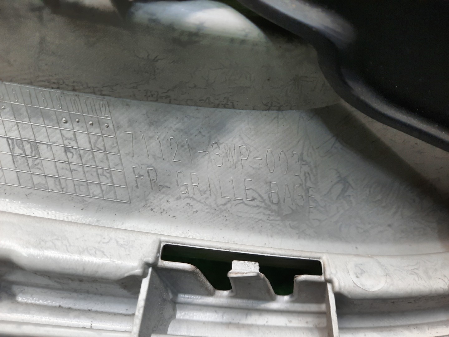 Решетка радиатора передняя HONDA FREED GP3, GB3, GB4 71121-SWP-003 5 ракурс