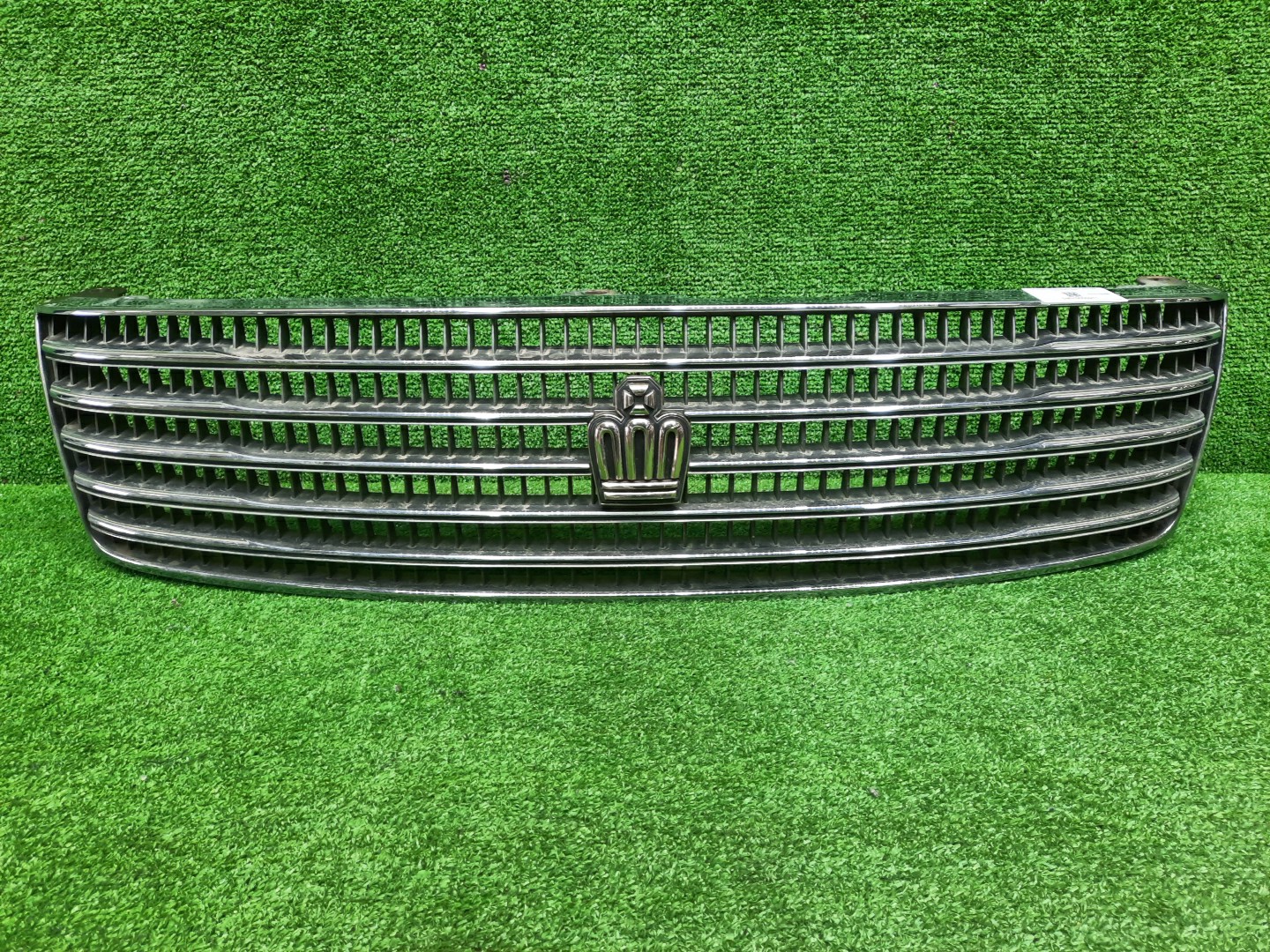 Решетка радиатора передняя TOYOTA CROWN JZS131, GS130, GS131, JZS130, MS135, MS137, JZS133, LS131, GS136, JZS136, LS130, UZS131 53111-30590 1 ракурс