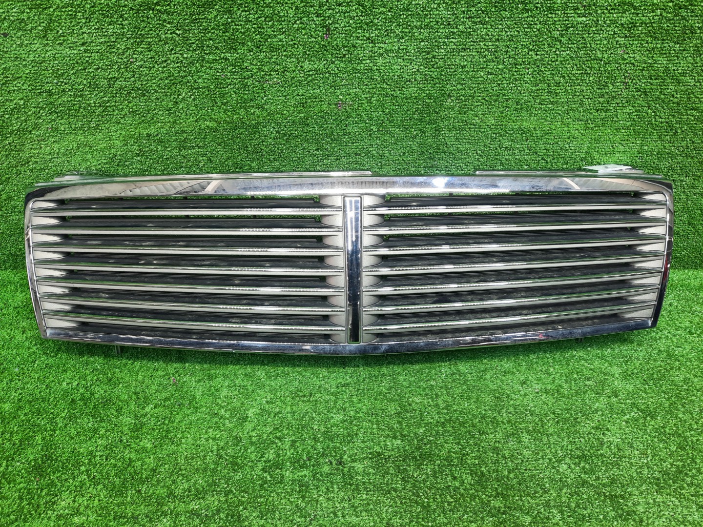Решетка радиатора передняя NISSAN CEDRIC, GLORIA MY34, ENY34, HY34 62310-62312 1 ракурс