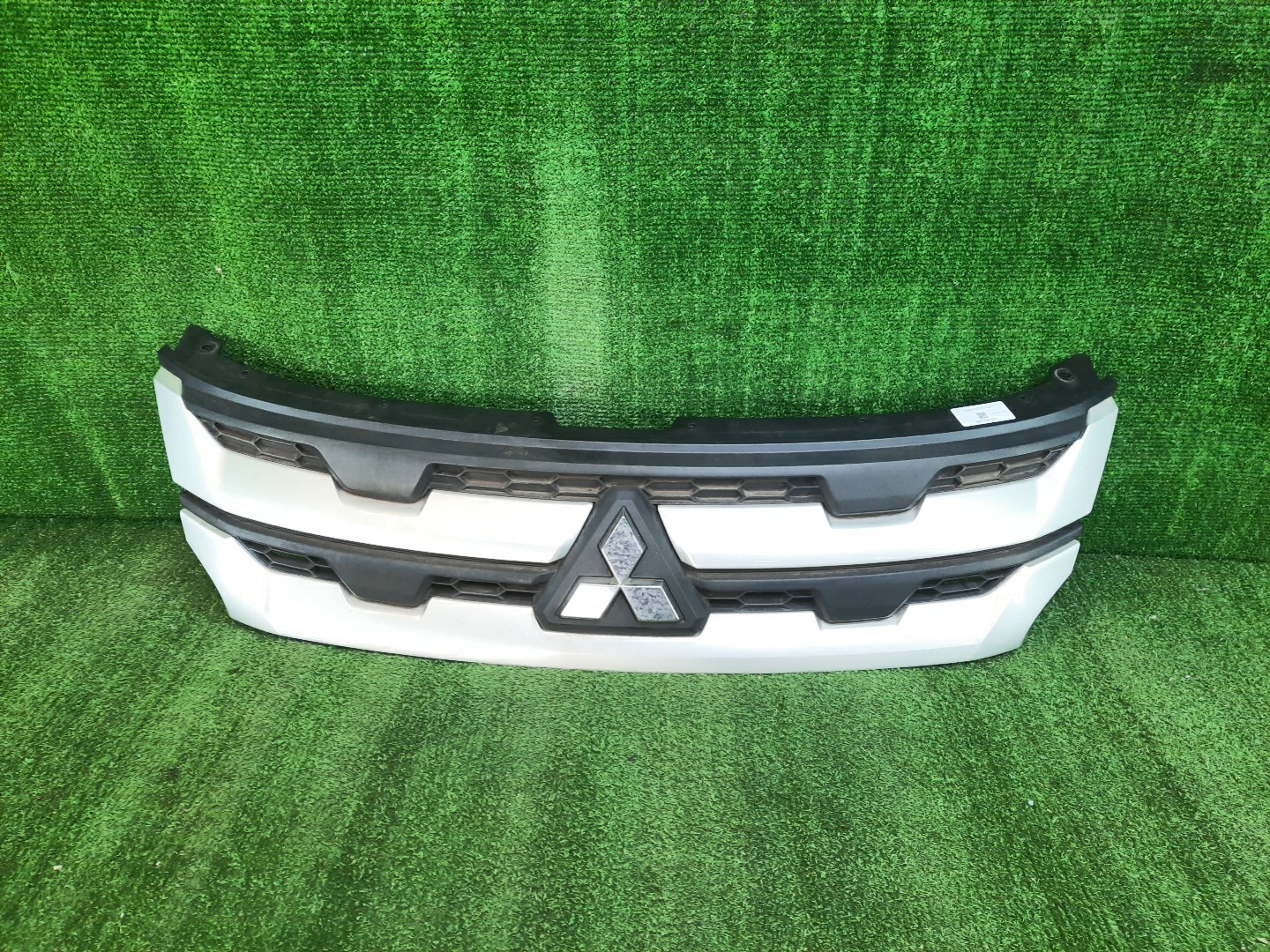 Решетка радиатора MITSUBISHI ASX, RVR GA4W, GA2W, GA1W, GA6W, GA3W 6400J611ZZ 1 ракурс
