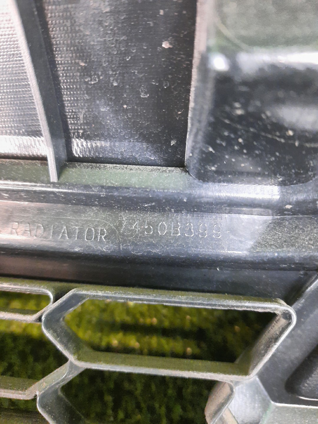 Решетка радиатора MITSUBISHI ASX, RVR GA4W, GA2W, GA1W, GA6W, GA3W 6400J611ZZ 3 ракурс