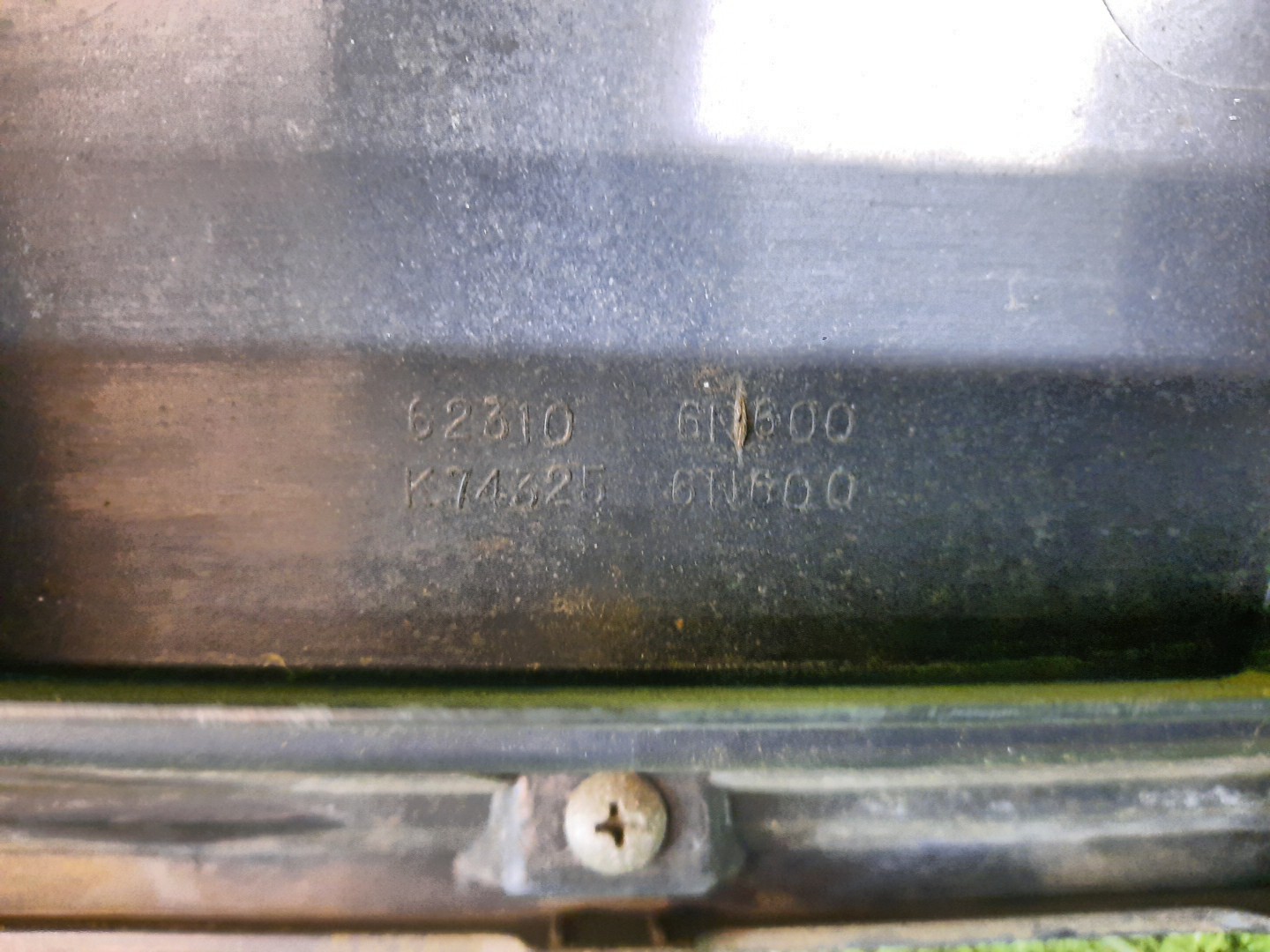 Решетка радиатора NISSAN BLUEBIRD SYLPHY G10, QG10, FG10, TG10, QNG10 62310-6N600 4 ракурс