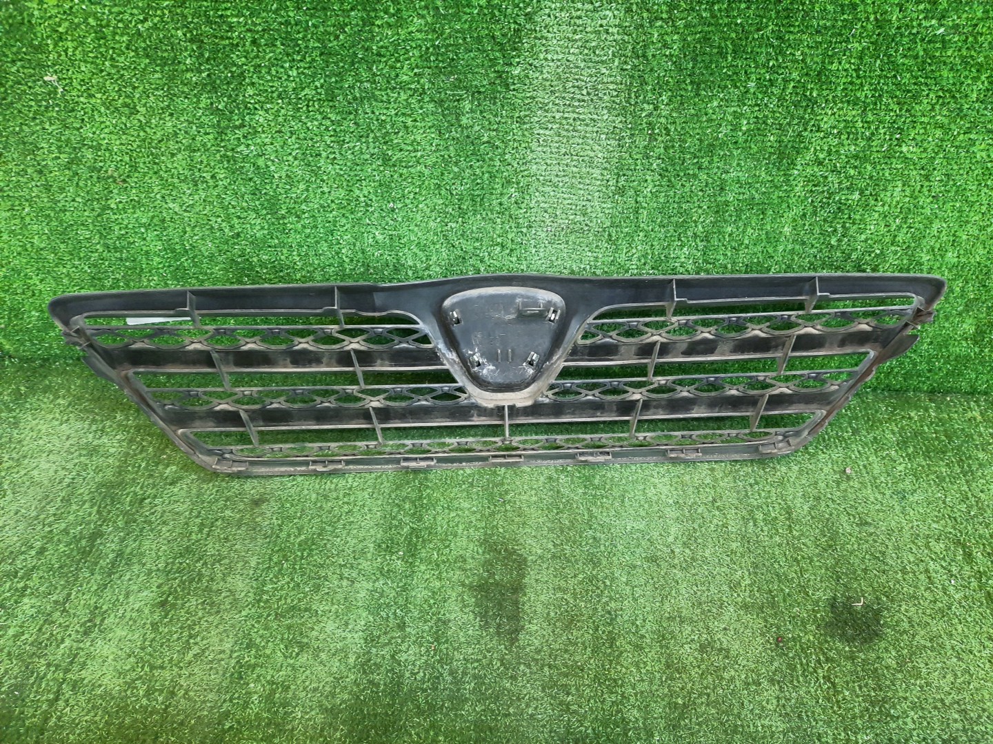 Решетка радиатора TOYOTA ALLEX, COROLLA RUNX ZZE124, NZE121, ZZE122, ZZE123, NZE124 53111-13280 2 ракурс