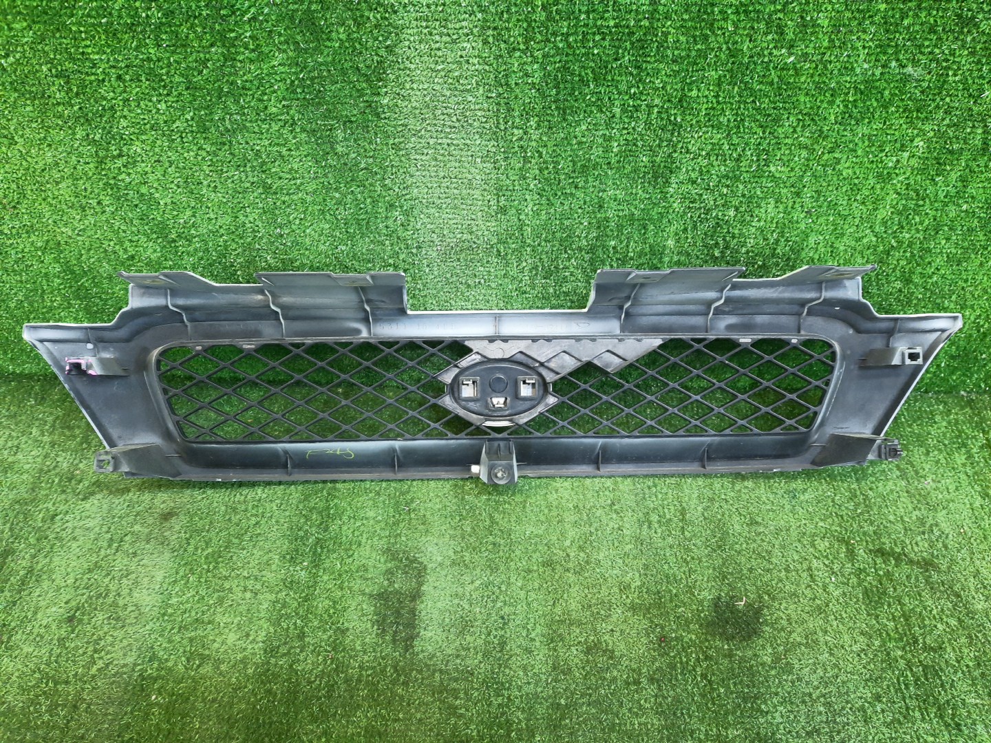 Решетка радиатора TOYOTA CAMI J100E, J102E, J122E 53111-87411 2 ракурс