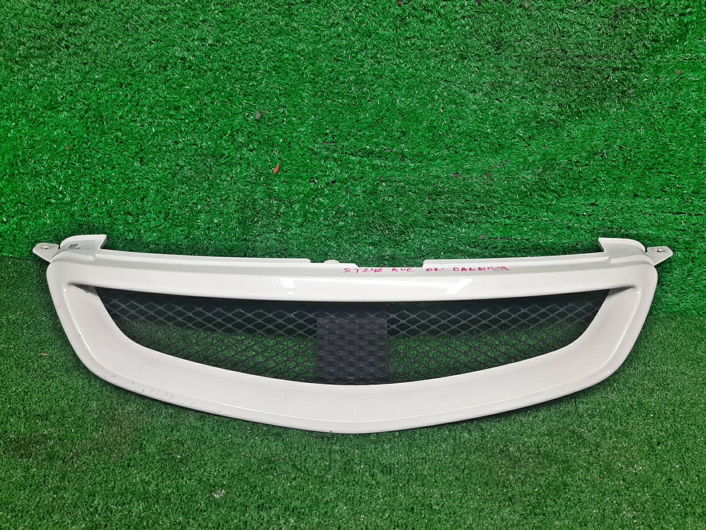 Решетка радиатора TOYOTA CALDINA ST246W, AZT241W, AZT246W, ZZT241W 1 ракурс