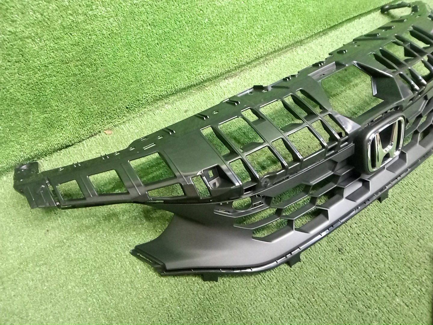 Решетка радиатора HONDA CIVIC FL1 71200-T43-A51 2 ракурс