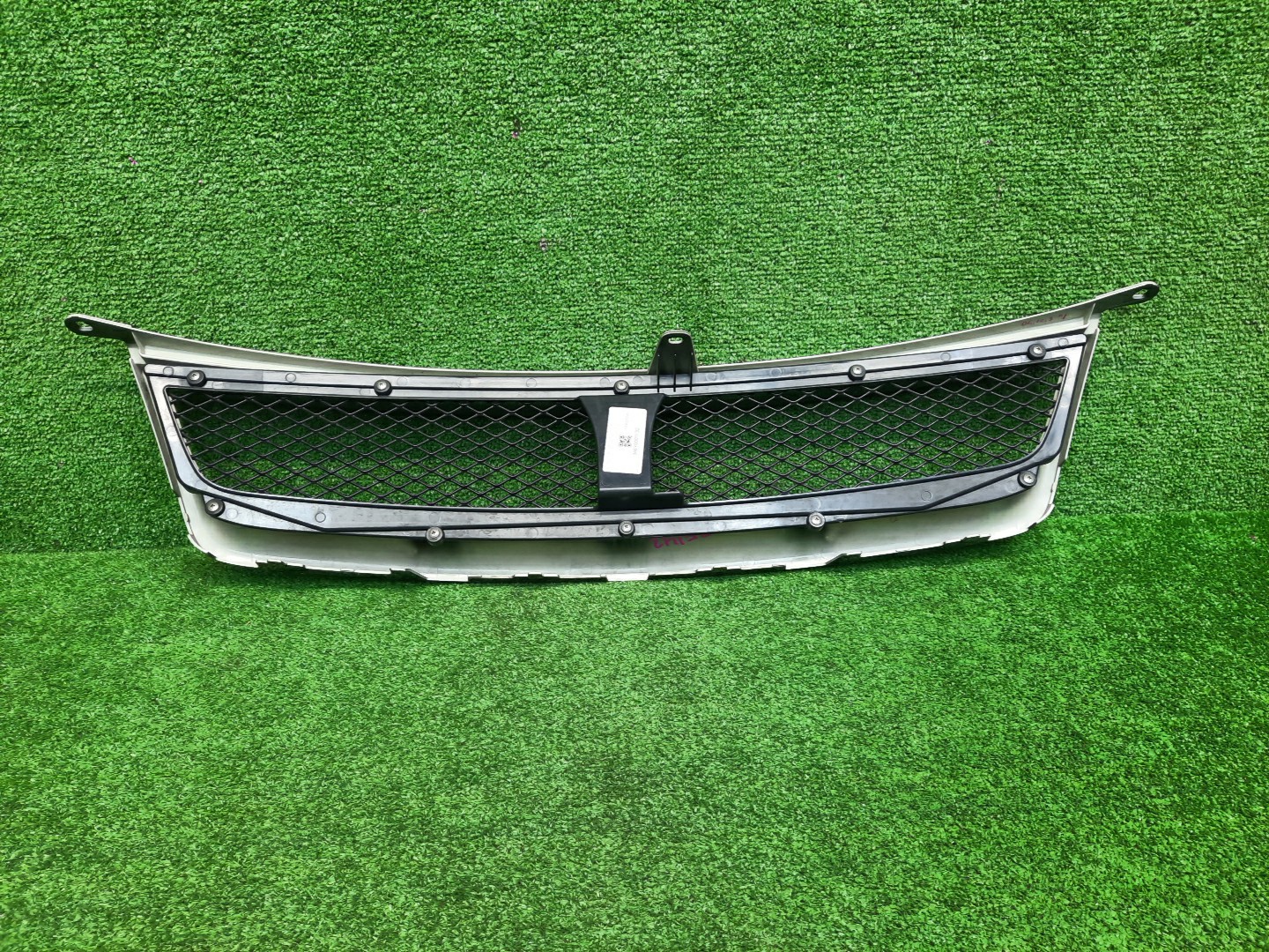 Решетка радиатора TOYOTA COROLLA  AXIO NZE141 Y0842312080 3 ракурс