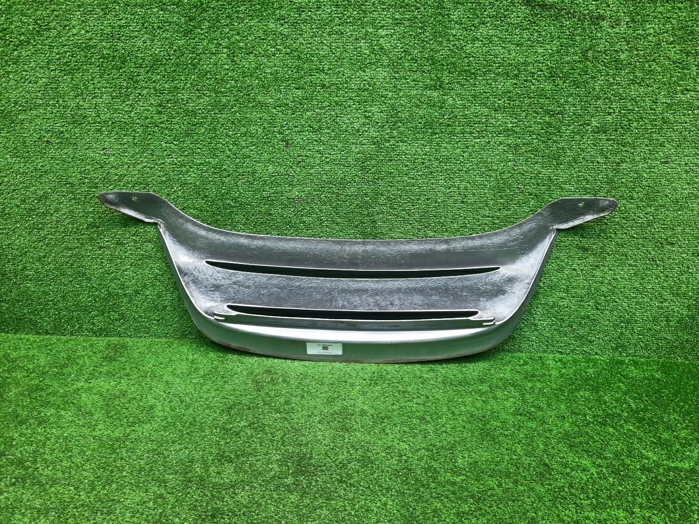 Решетка радиатора MITSUBISHI AIRTREK CU2W, CU4W 2 ракурс