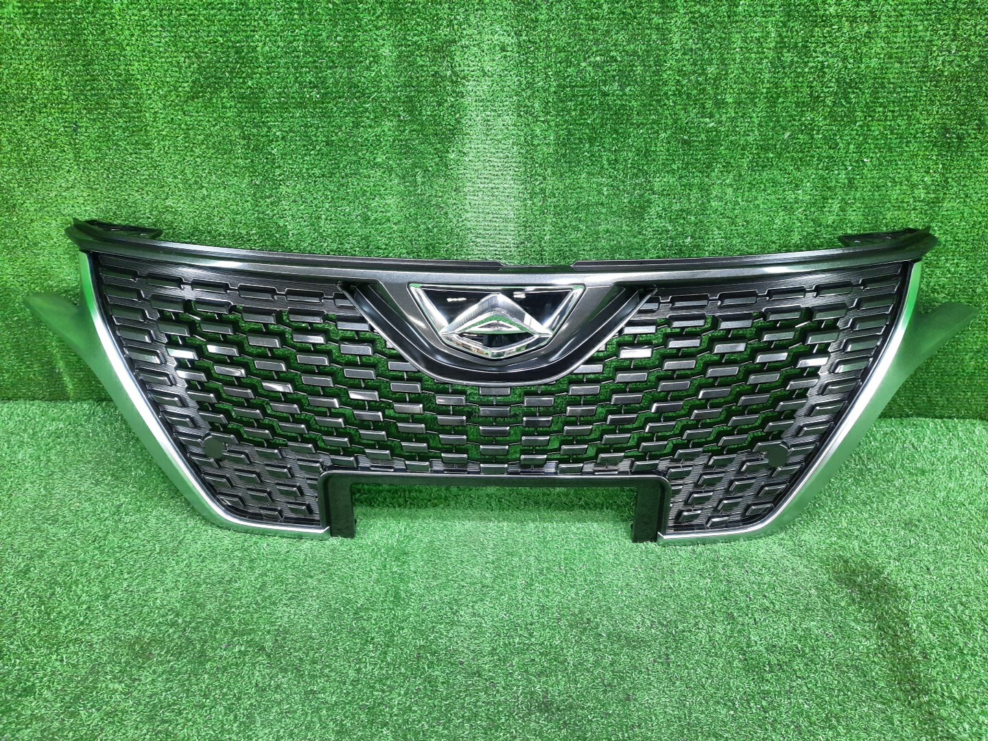 Решетка радиатора TOYOTA ALLION ZRT265, ZRT260, NZT260, ZRT261 53101-20780 1 ракурс