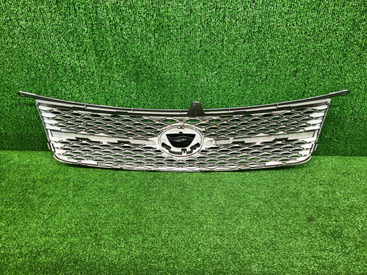 Решетка радиатора TOYOTA COROLLA FIELDER ZRE142G 52101-13200 2 ракурс