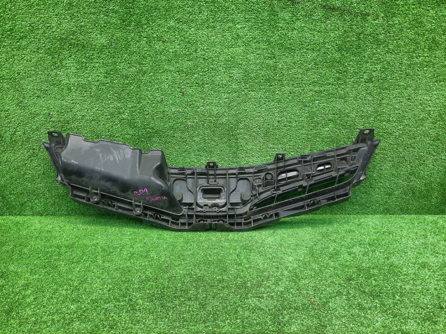 Решетка радиатора HONDA FIT SHUTTLE GP2 71121-TF9-003 2 ракурс