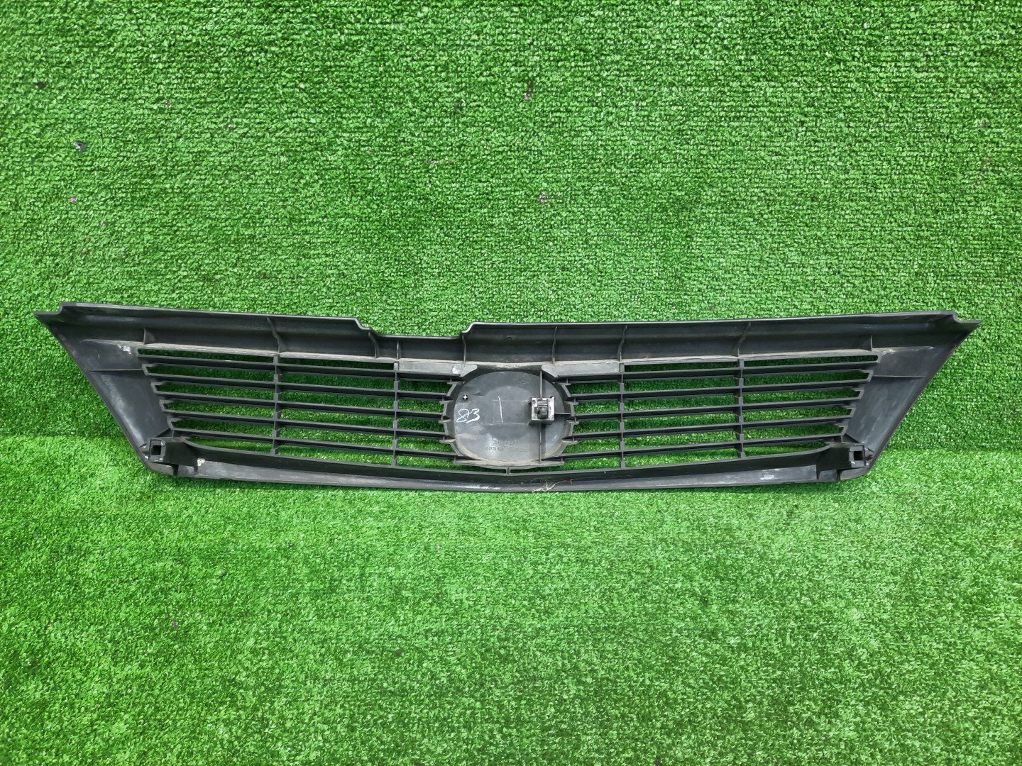 Решетка радиатора MAZDA FAMILIA, AD Y11 62312-WD260 2 ракурс