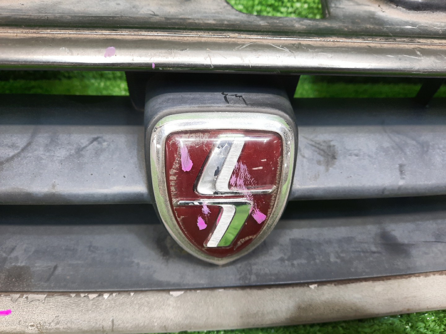 Решетка радиатора SUBARU LEGACY BGB, BG5, BG9, BG3, BG4, BG7 3 ракурс